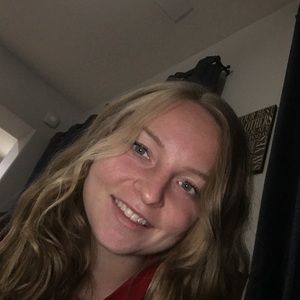 Meet your Posher, Lea